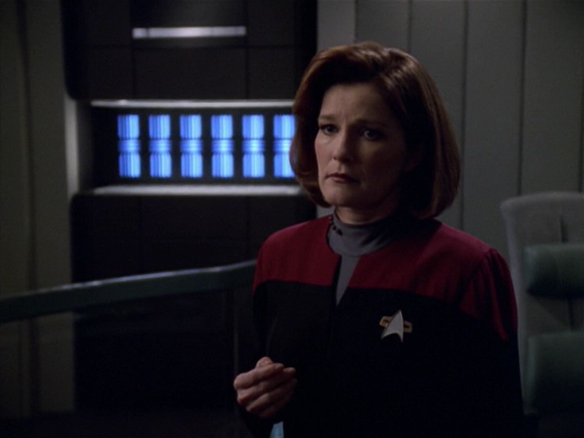 ariane179254_StarTrekVoyager_5x15_5x16_DarkFrontier_1082.jpg