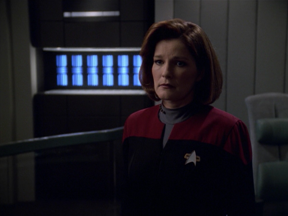 ariane179254_StarTrekVoyager_5x15_5x16_DarkFrontier_1084.jpg