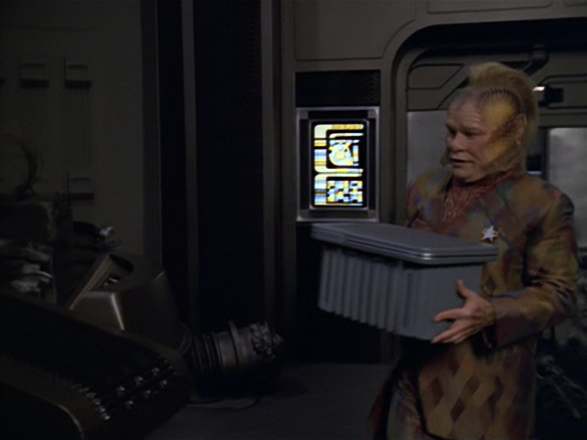 ariane179254_StarTrekVoyager_5x15_5x16_DarkFrontier_1102.jpg