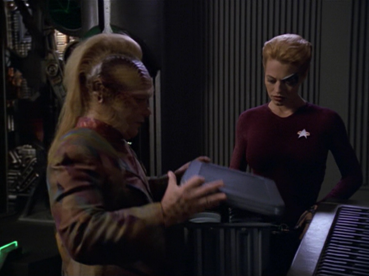 ariane179254_StarTrekVoyager_5x15_5x16_DarkFrontier_1107.jpg