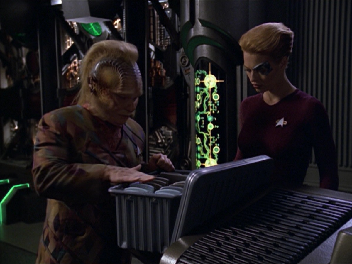 ariane179254_StarTrekVoyager_5x15_5x16_DarkFrontier_1118.jpg