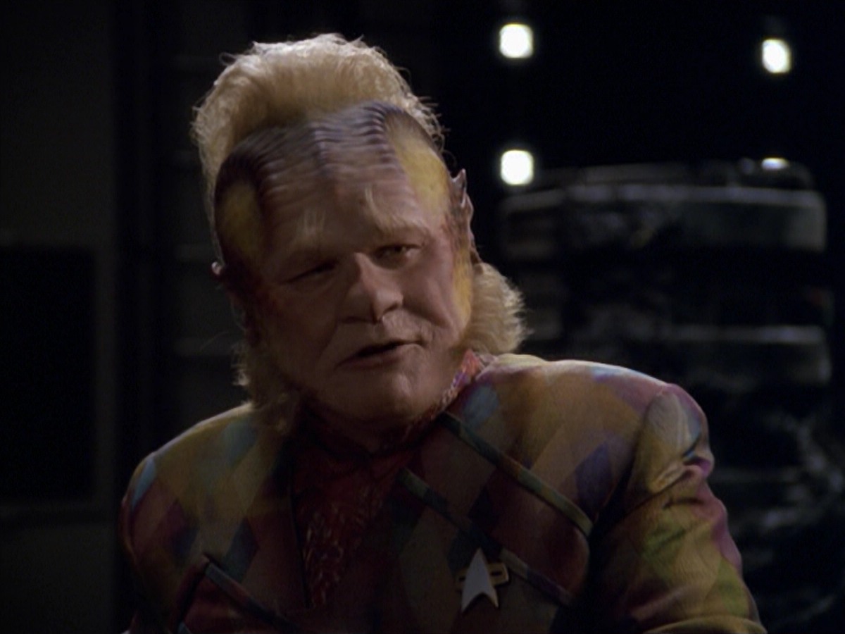 ariane179254_StarTrekVoyager_5x15_5x16_DarkFrontier_1140.jpg