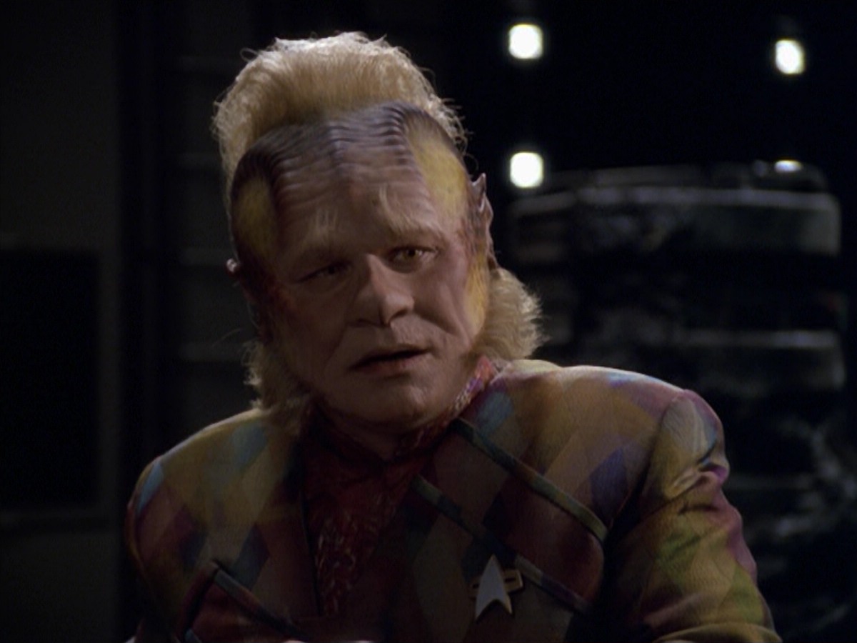 ariane179254_StarTrekVoyager_5x15_5x16_DarkFrontier_1144.jpg