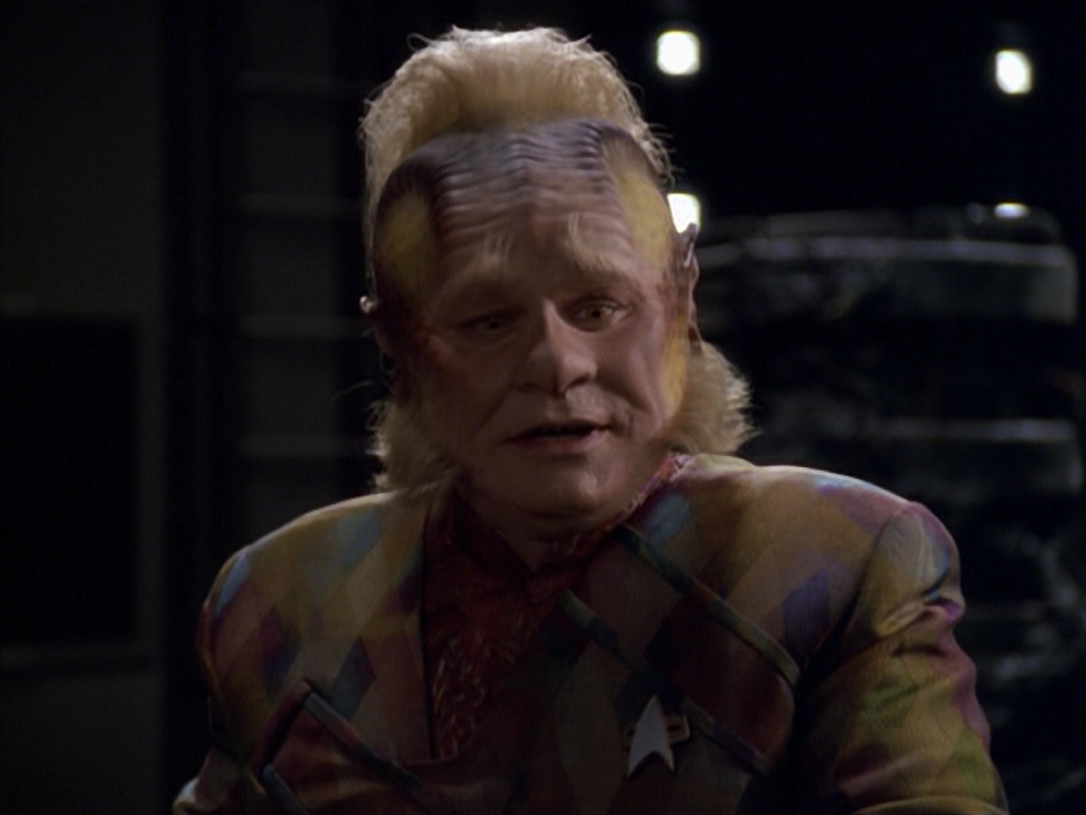 ariane179254_StarTrekVoyager_5x15_5x16_DarkFrontier_1161.jpg