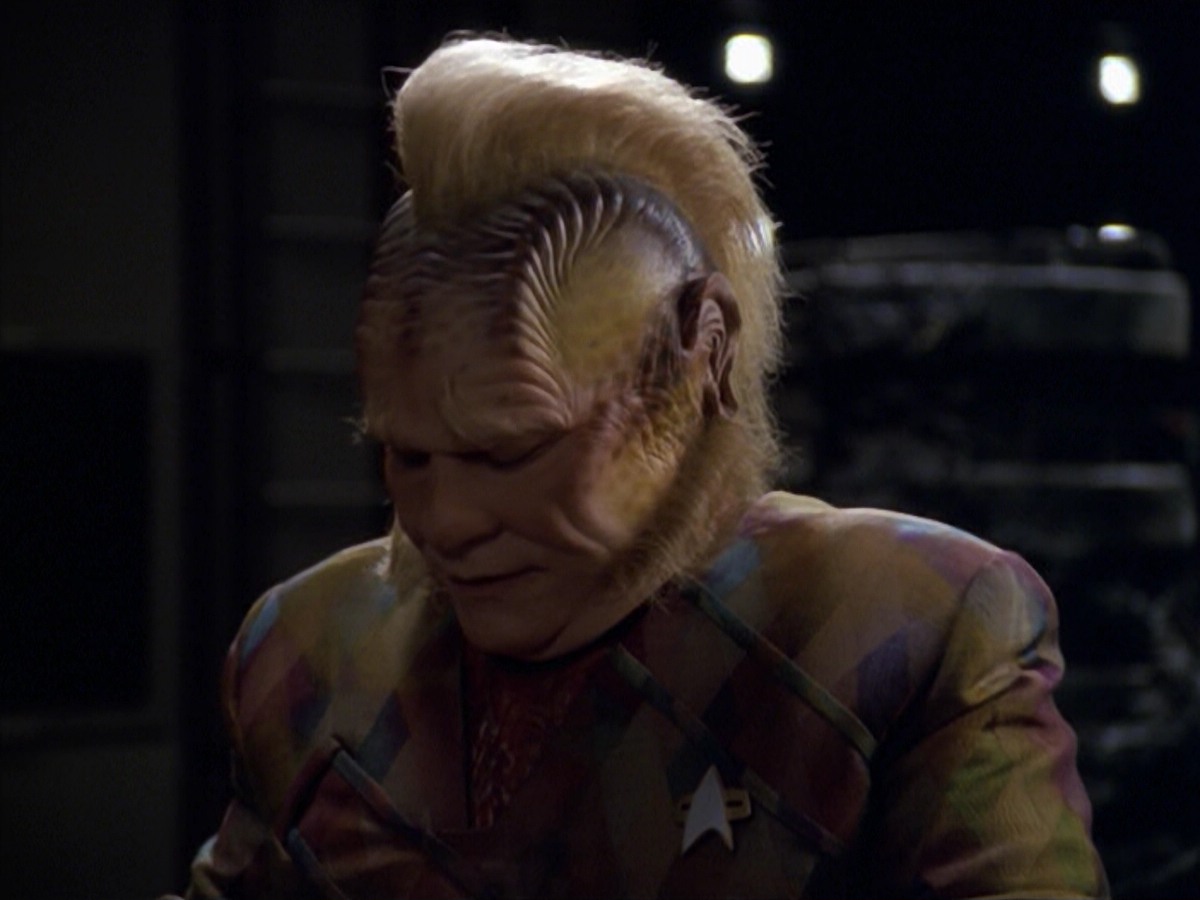 ariane179254_StarTrekVoyager_5x15_5x16_DarkFrontier_1164.jpg