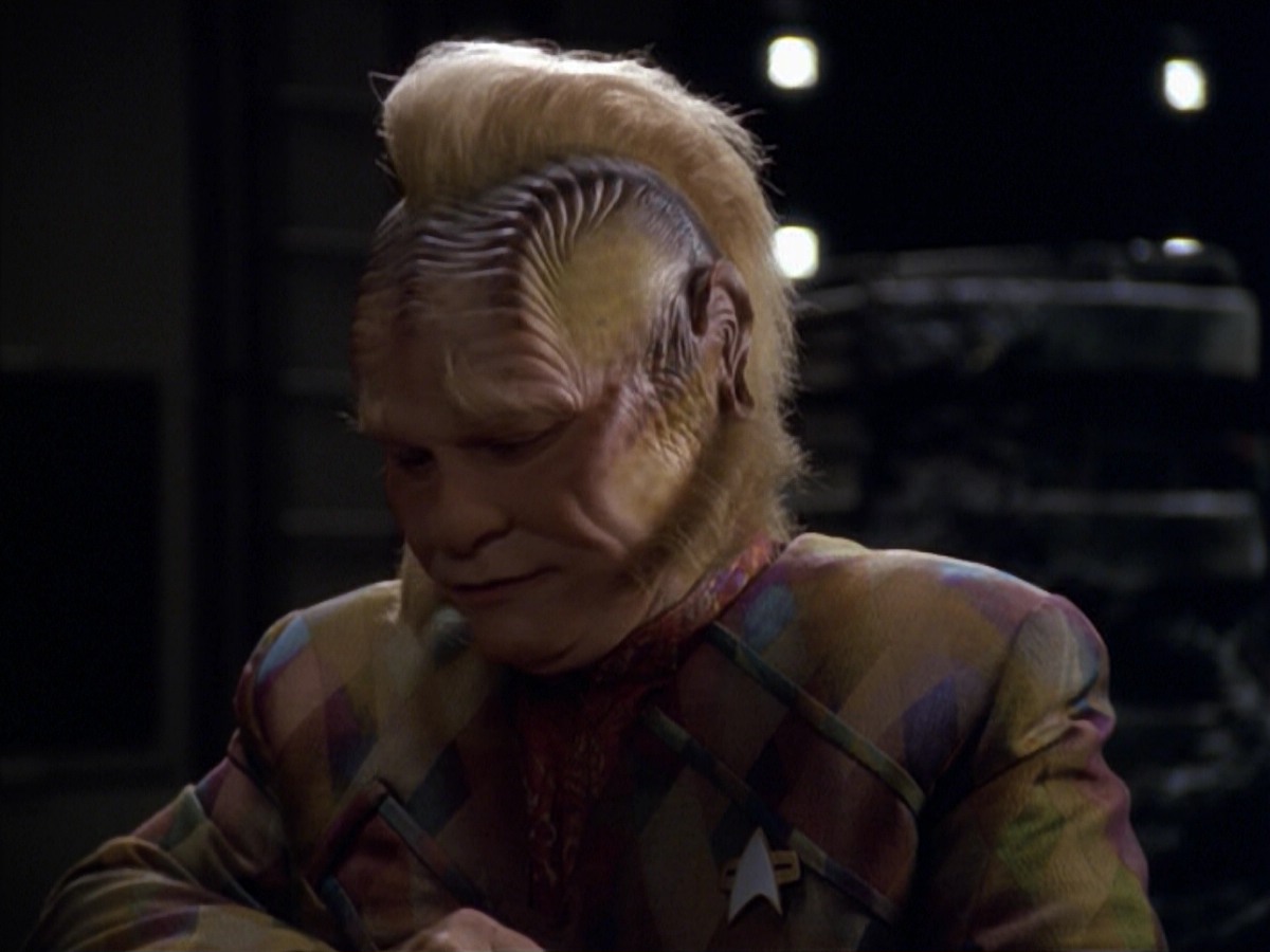 ariane179254_StarTrekVoyager_5x15_5x16_DarkFrontier_1174.jpg