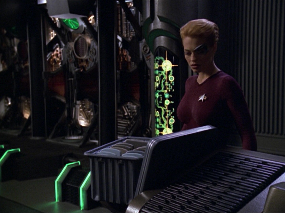 ariane179254_StarTrekVoyager_5x15_5x16_DarkFrontier_1189.jpg