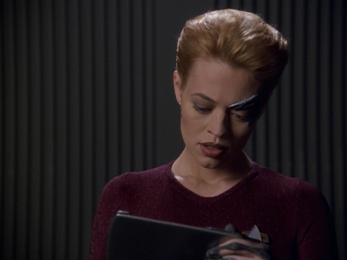 ariane179254_StarTrekVoyager_5x15_5x16_DarkFrontier_1197.jpg