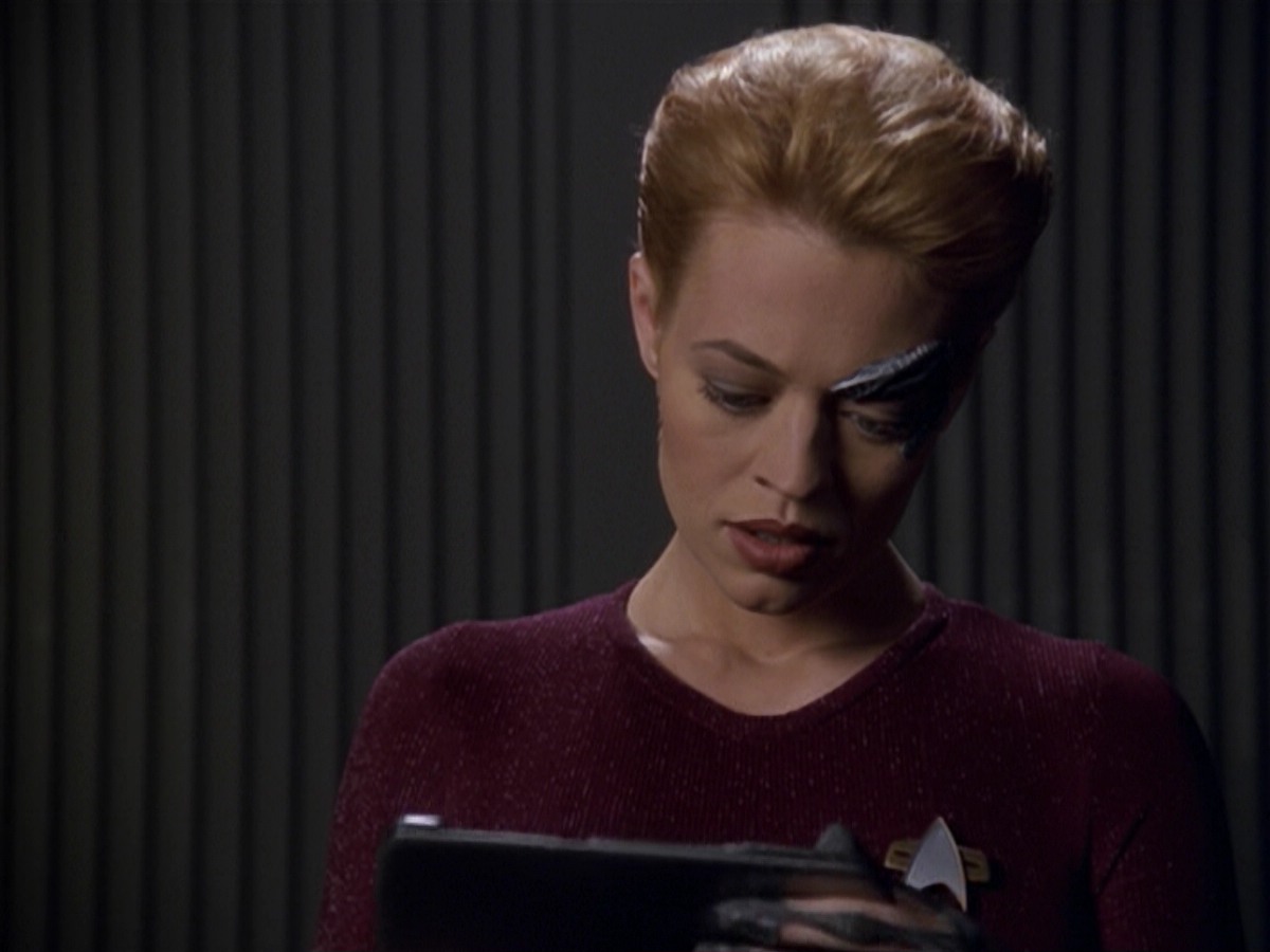 ariane179254_StarTrekVoyager_5x15_5x16_DarkFrontier_1198.jpg
