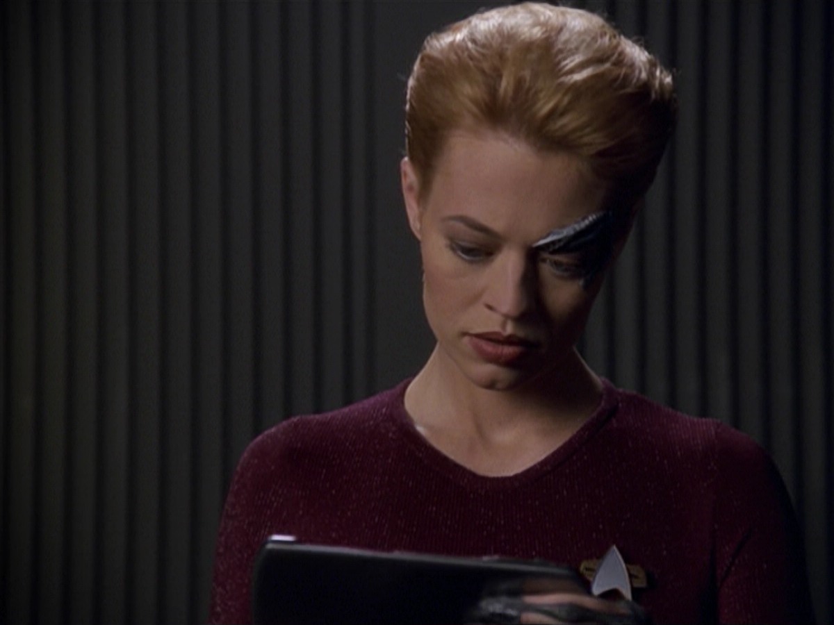 ariane179254_StarTrekVoyager_5x15_5x16_DarkFrontier_1200.jpg