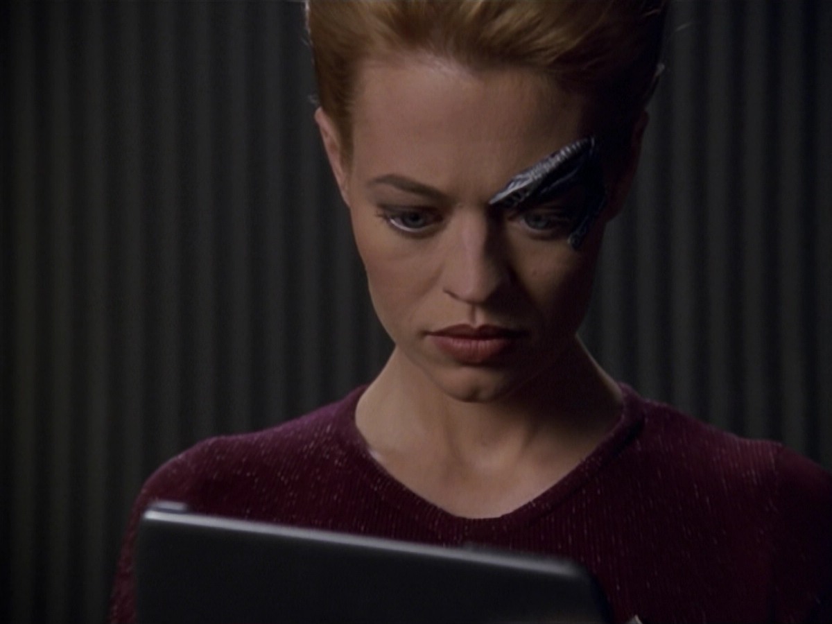 ariane179254_StarTrekVoyager_5x15_5x16_DarkFrontier_1209.jpg