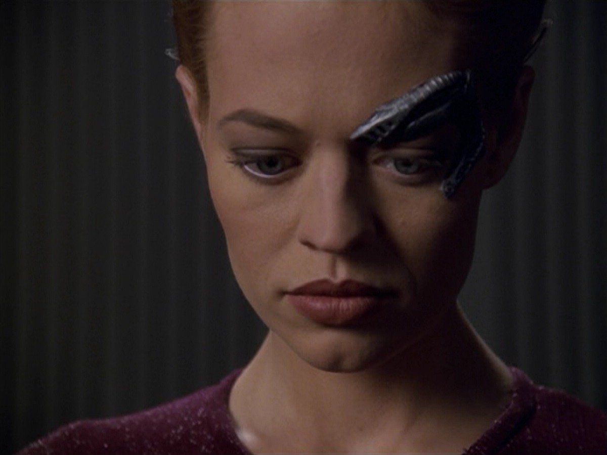 ariane179254_StarTrekVoyager_5x15_5x16_DarkFrontier_1216.jpg