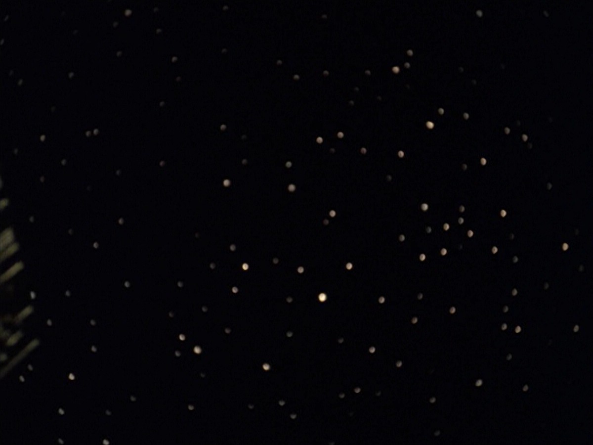 ariane179254_StarTrekVoyager_5x15_5x16_DarkFrontier_1223.jpg