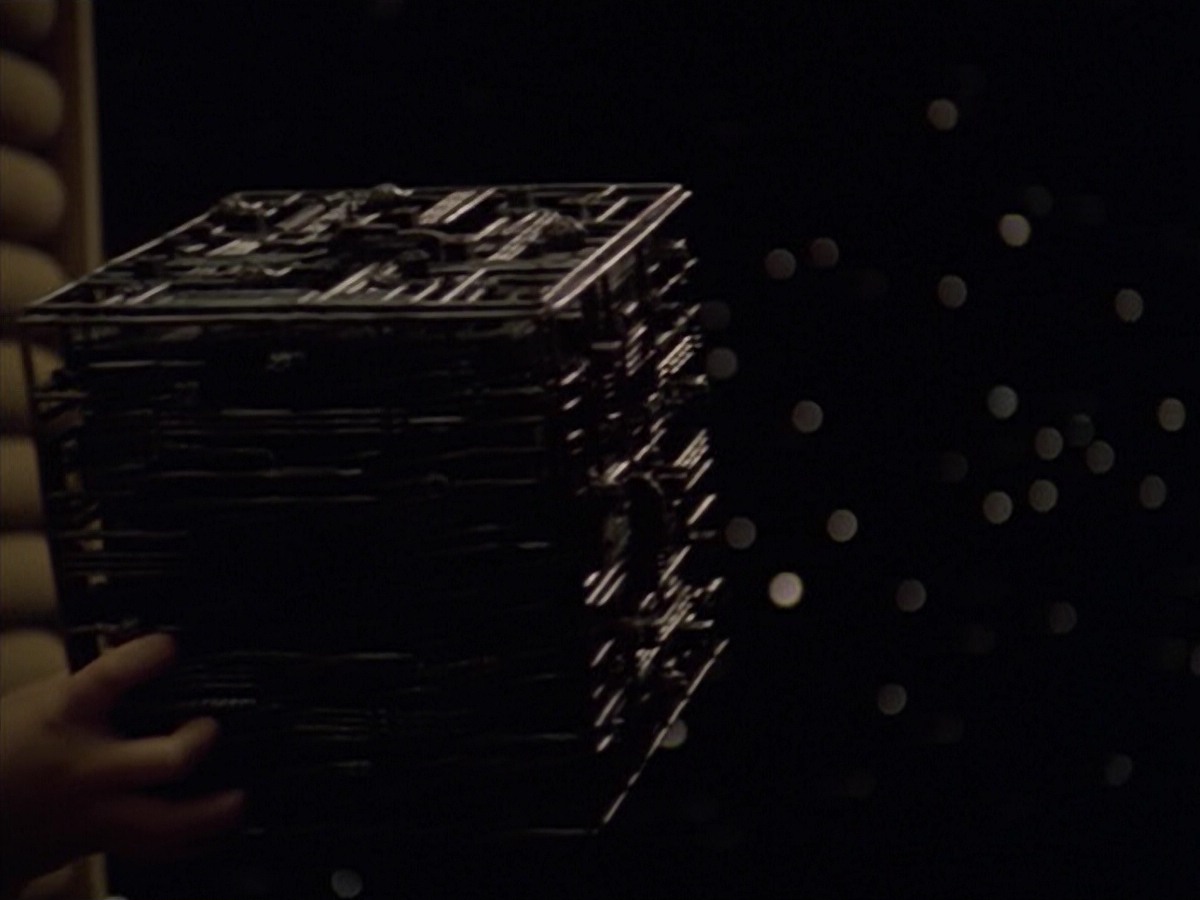 ariane179254_StarTrekVoyager_5x15_5x16_DarkFrontier_1227.jpg