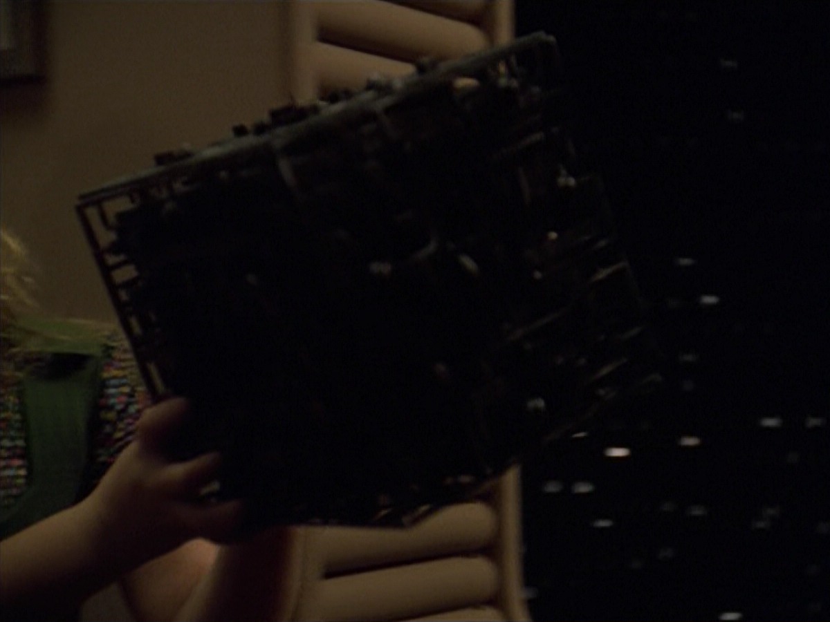 ariane179254_StarTrekVoyager_5x15_5x16_DarkFrontier_1230.jpg