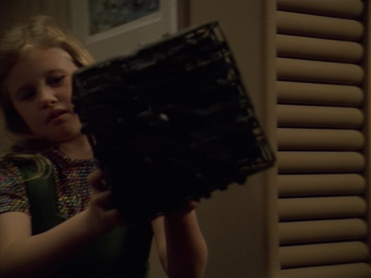 ariane179254_StarTrekVoyager_5x15_5x16_DarkFrontier_1231.jpg