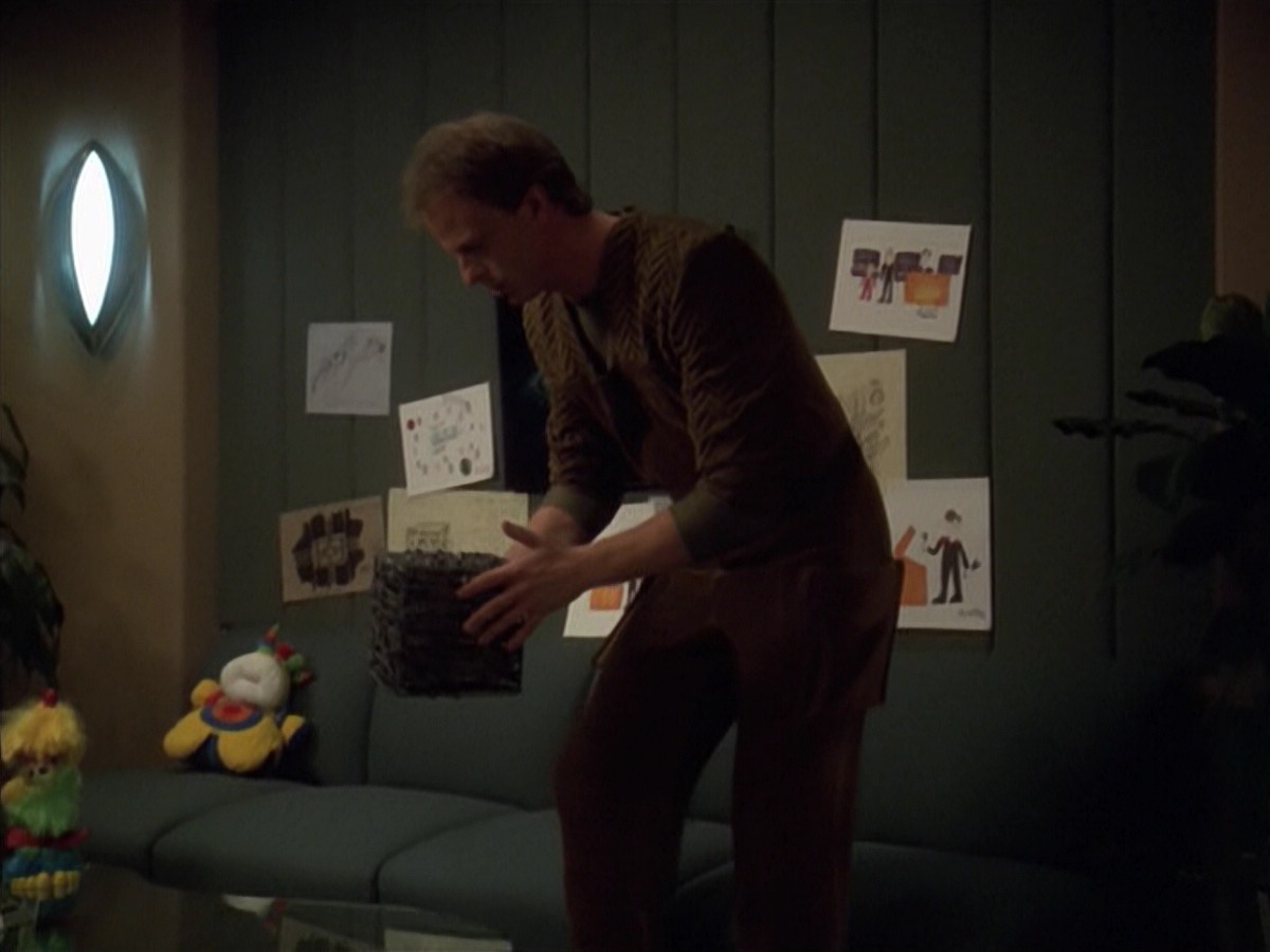ariane179254_StarTrekVoyager_5x15_5x16_DarkFrontier_1244.jpg