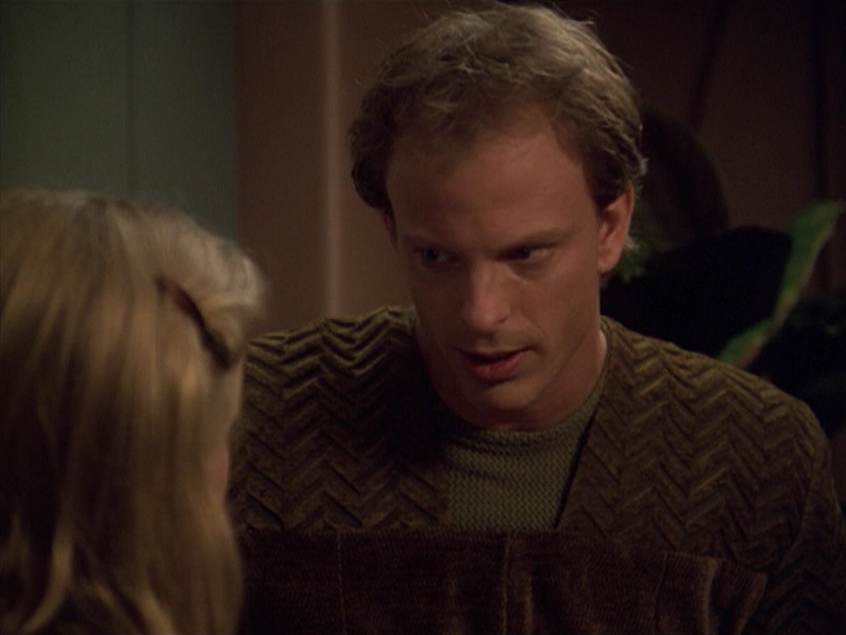 ariane179254_StarTrekVoyager_5x15_5x16_DarkFrontier_1258.jpg