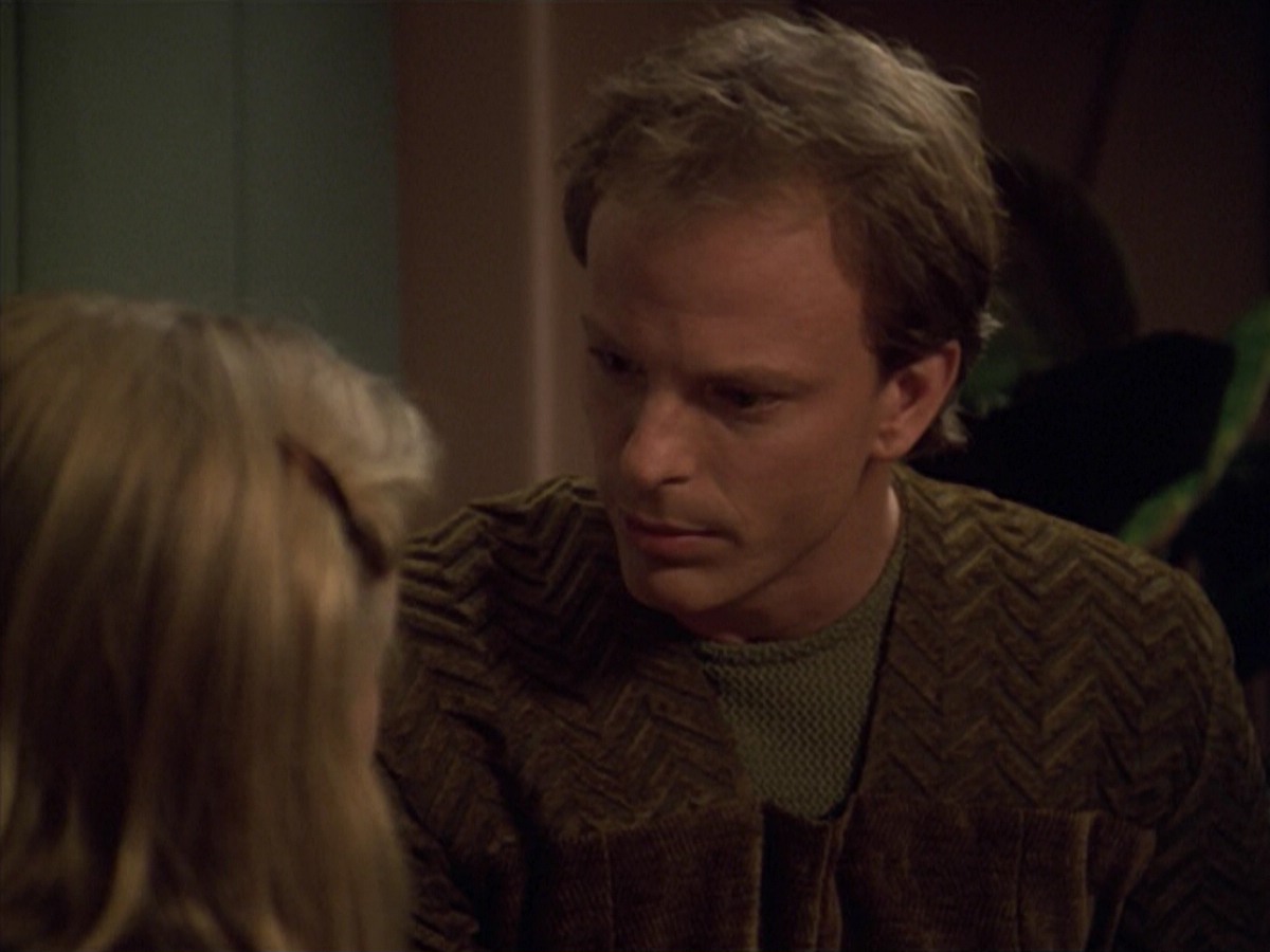 ariane179254_StarTrekVoyager_5x15_5x16_DarkFrontier_1291.jpg