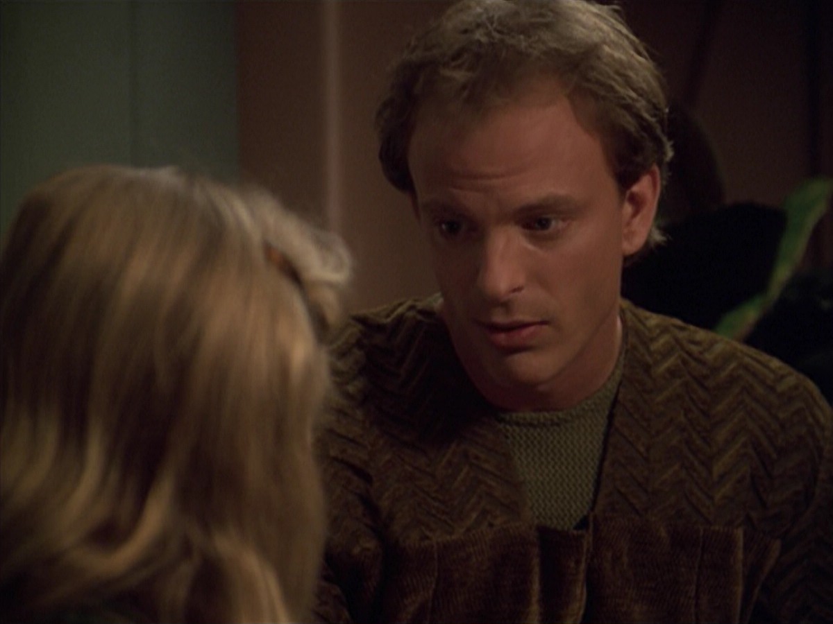 ariane179254_StarTrekVoyager_5x15_5x16_DarkFrontier_1313.jpg