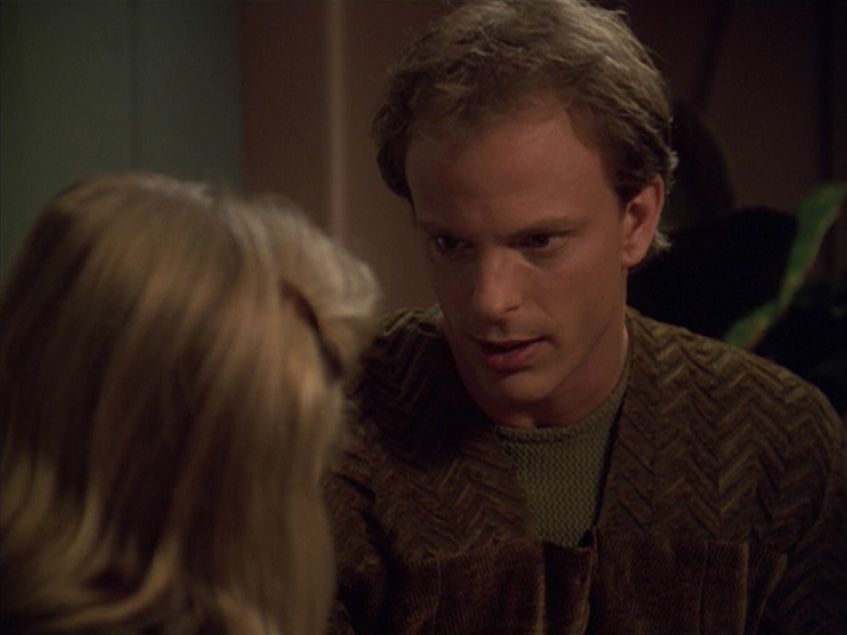 ariane179254_StarTrekVoyager_5x15_5x16_DarkFrontier_1319.jpg