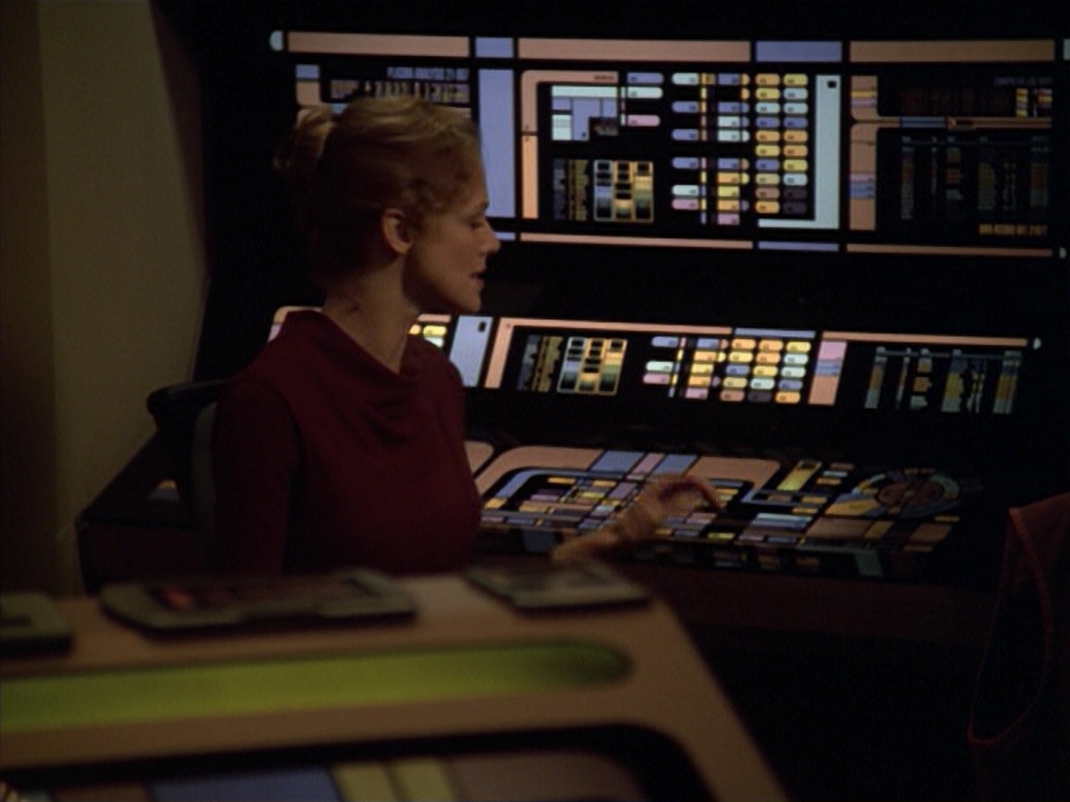 ariane179254_StarTrekVoyager_5x15_5x16_DarkFrontier_1369.jpg