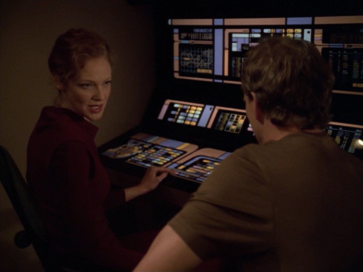 ariane179254_StarTrekVoyager_5x15_5x16_DarkFrontier_1399.jpg