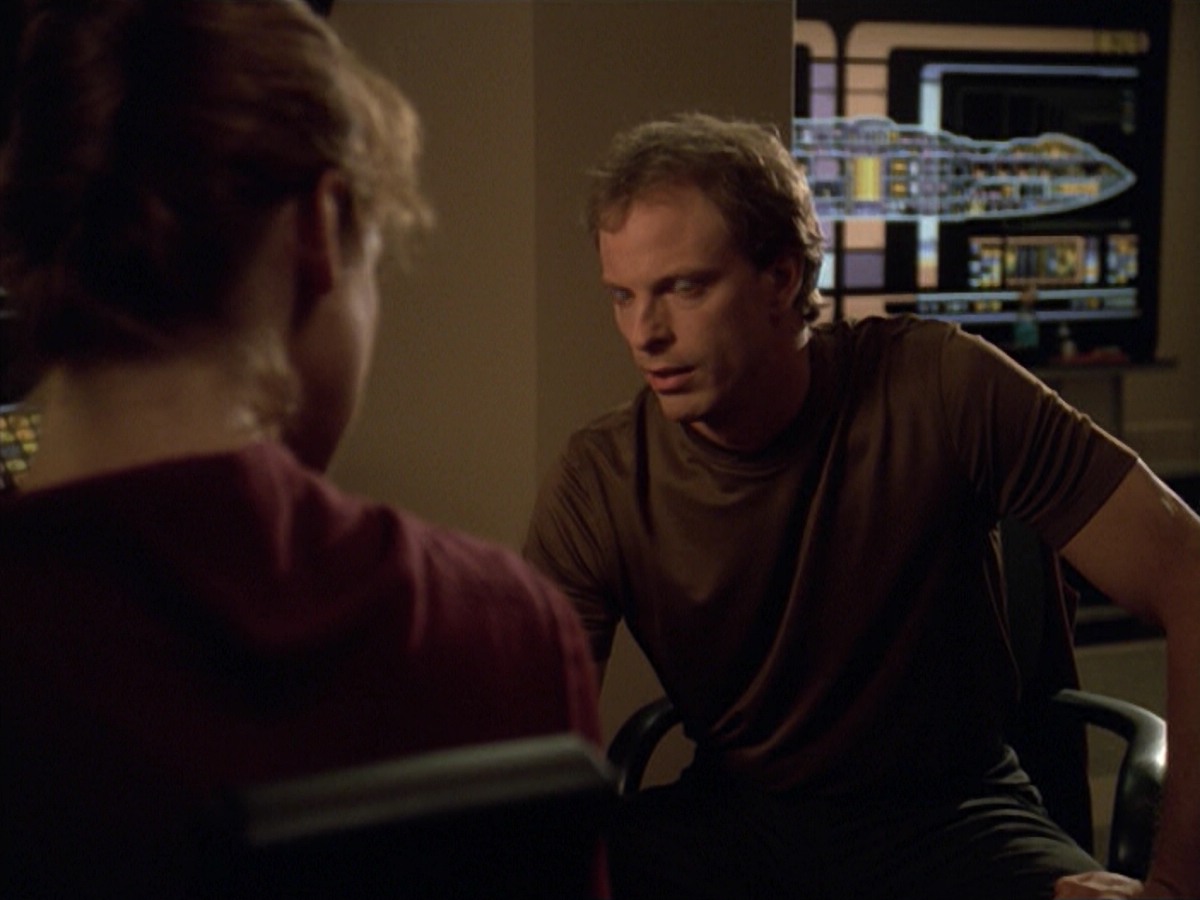 ariane179254_StarTrekVoyager_5x15_5x16_DarkFrontier_1411.jpg