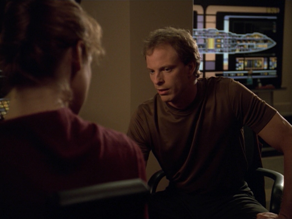 ariane179254_StarTrekVoyager_5x15_5x16_DarkFrontier_1412.jpg