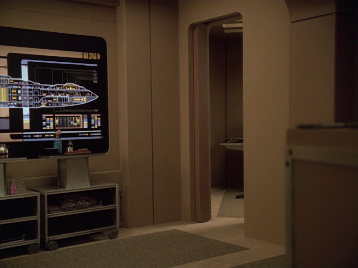 ariane179254_StarTrekVoyager_5x15_5x16_DarkFrontier_1415.jpg