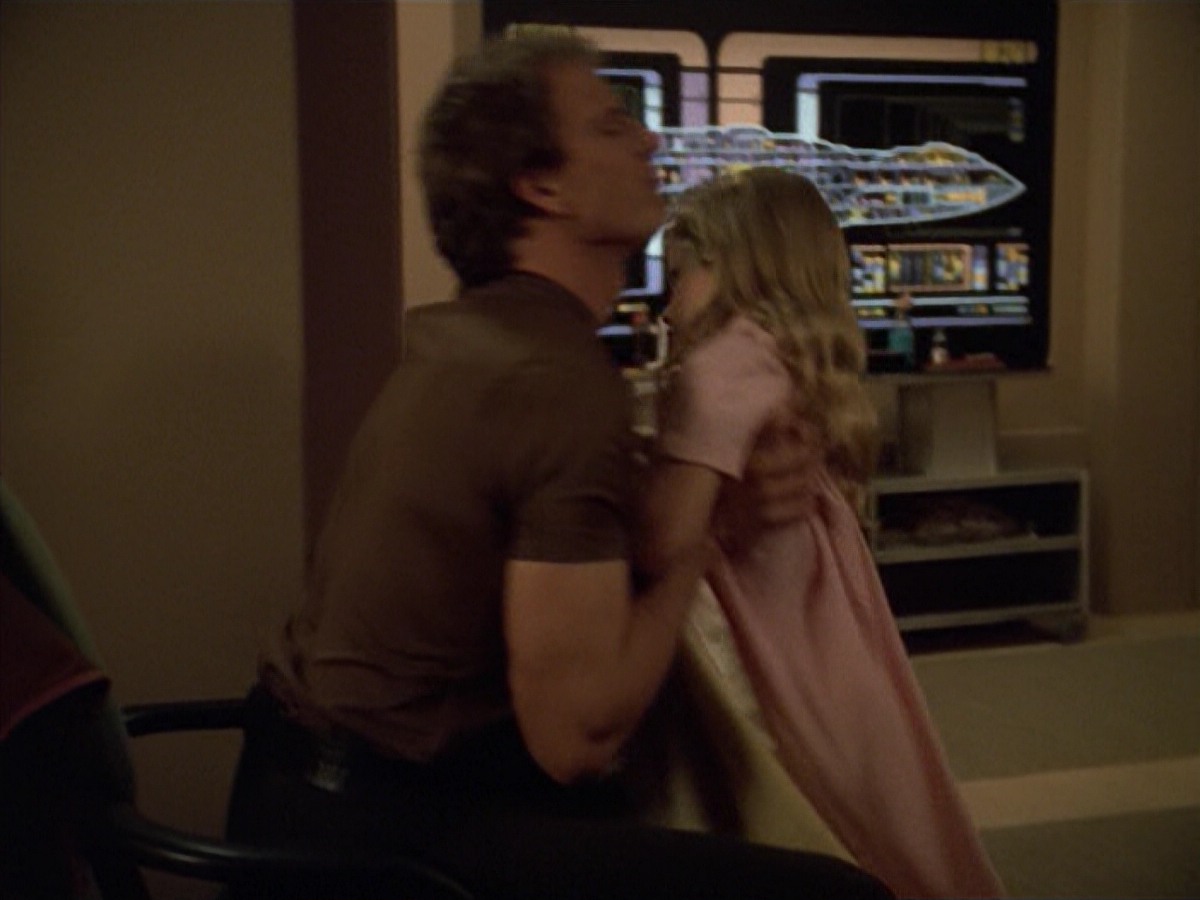 ariane179254_StarTrekVoyager_5x15_5x16_DarkFrontier_1430.jpg