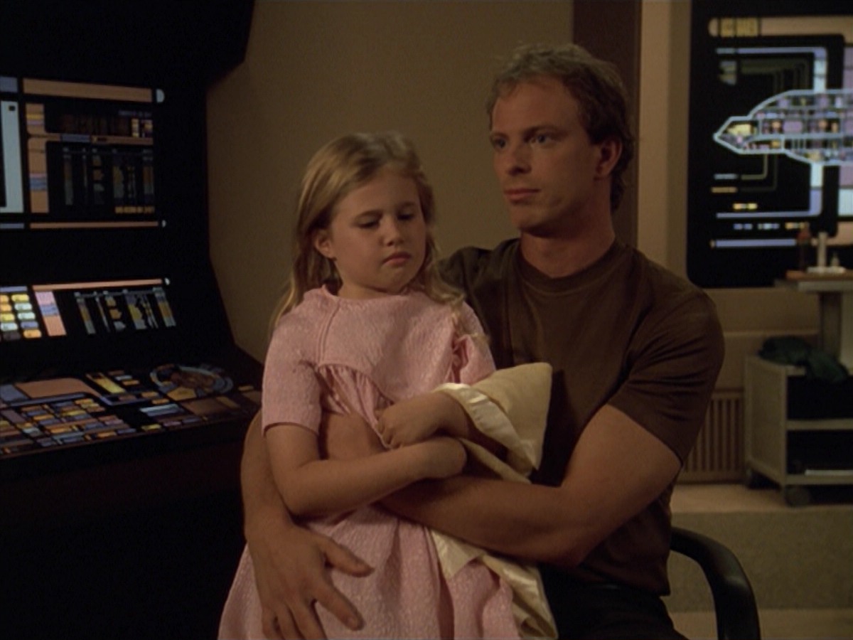 ariane179254_StarTrekVoyager_5x15_5x16_DarkFrontier_1447.jpg