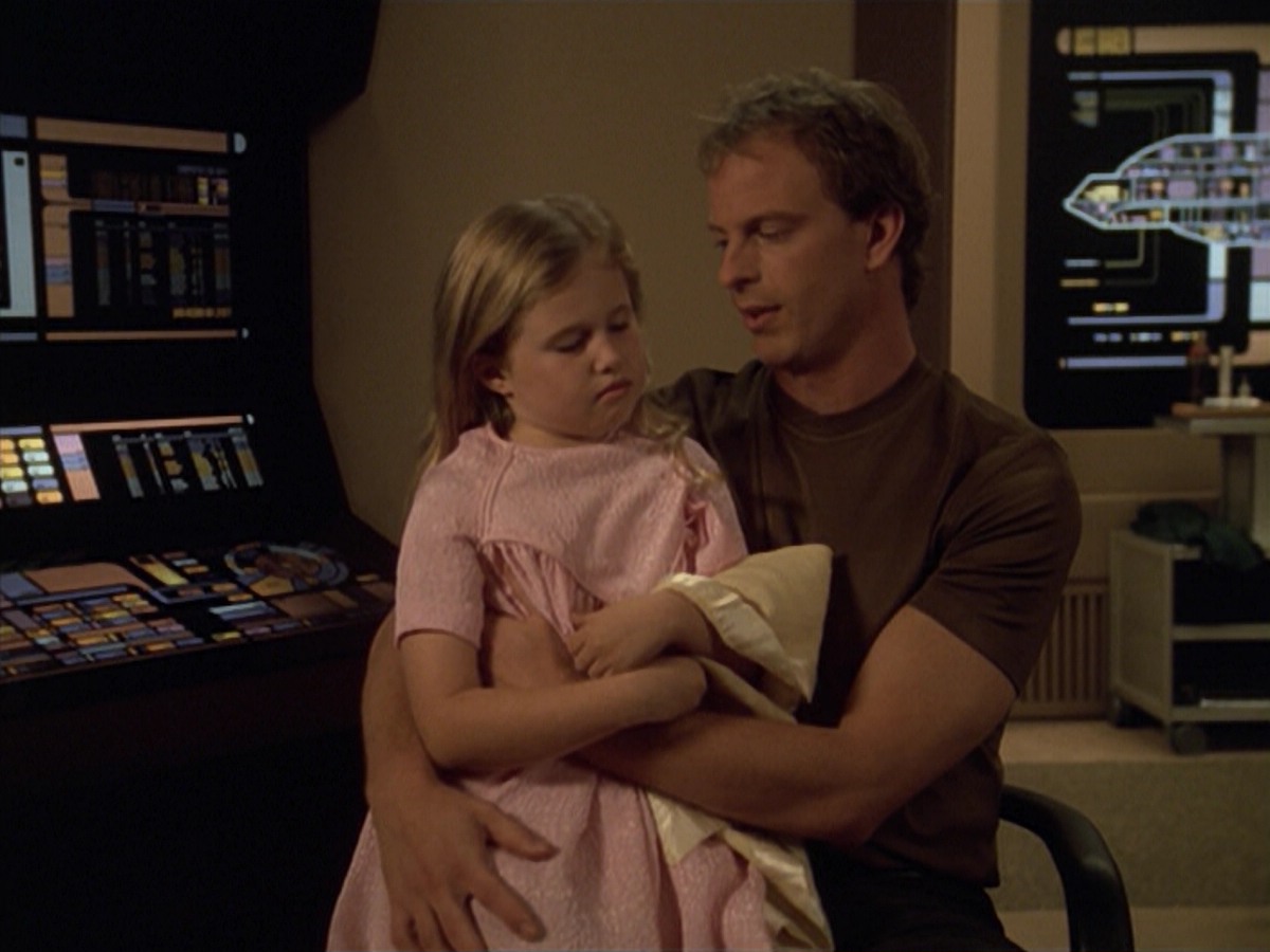ariane179254_StarTrekVoyager_5x15_5x16_DarkFrontier_1449.jpg