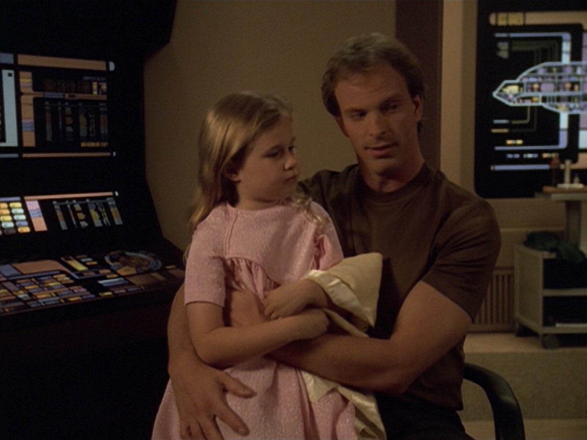 ariane179254_StarTrekVoyager_5x15_5x16_DarkFrontier_1453.jpg