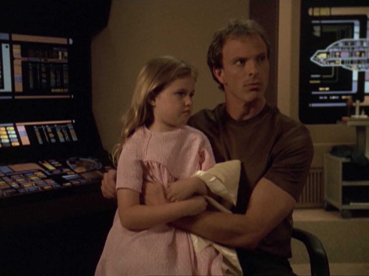 ariane179254_StarTrekVoyager_5x15_5x16_DarkFrontier_1464.jpg