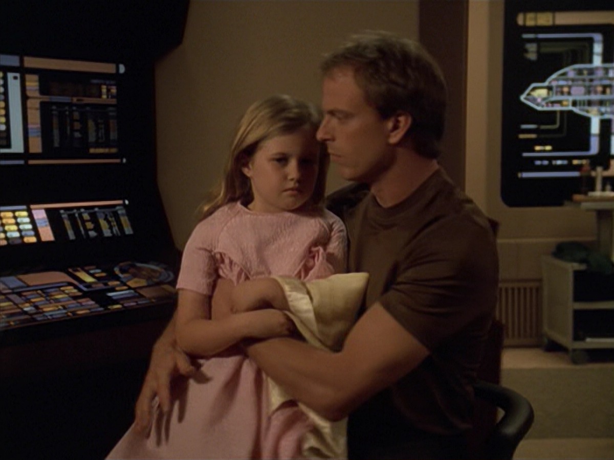 ariane179254_StarTrekVoyager_5x15_5x16_DarkFrontier_1465.jpg