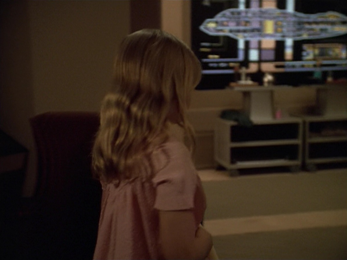 ariane179254_StarTrekVoyager_5x15_5x16_DarkFrontier_1483.jpg