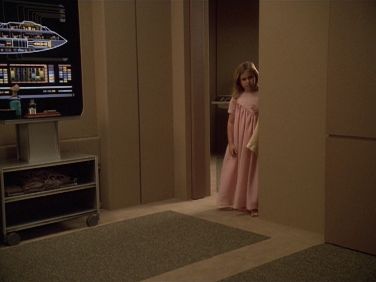 ariane179254_StarTrekVoyager_5x15_5x16_DarkFrontier_1501.jpg