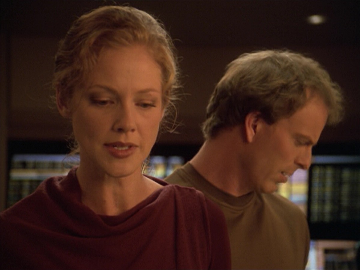 ariane179254_StarTrekVoyager_5x15_5x16_DarkFrontier_1540.jpg