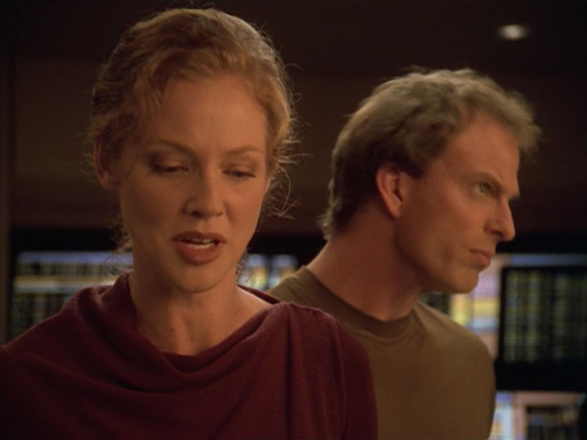ariane179254_StarTrekVoyager_5x15_5x16_DarkFrontier_1544.jpg