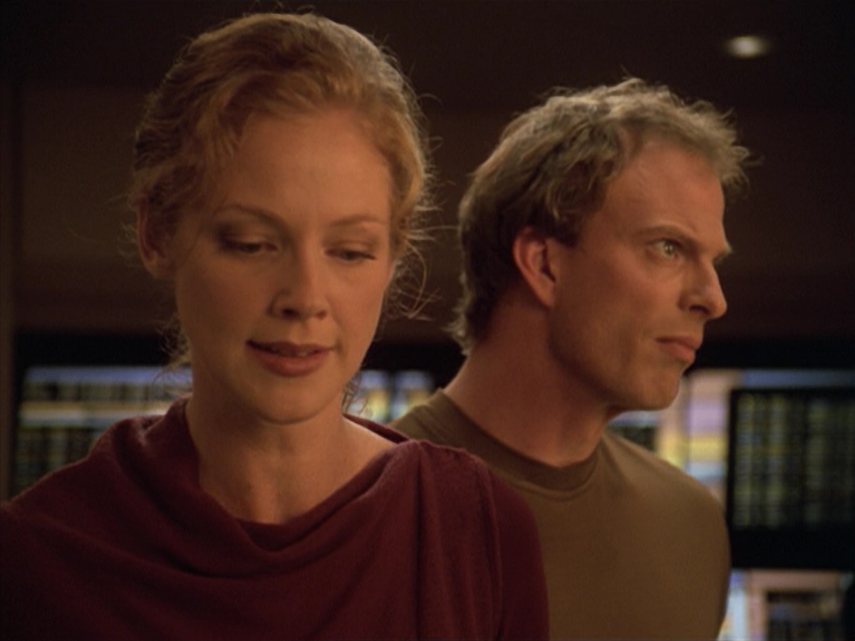 ariane179254_StarTrekVoyager_5x15_5x16_DarkFrontier_1545.jpg