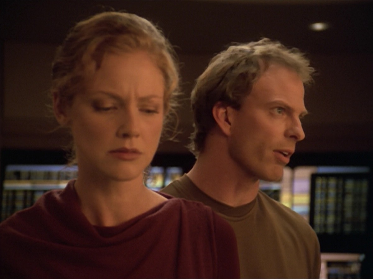 ariane179254_StarTrekVoyager_5x15_5x16_DarkFrontier_1563.jpg