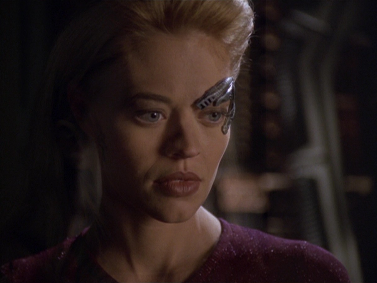 ariane179254_StarTrekVoyager_5x15_5x16_DarkFrontier_1588.jpg
