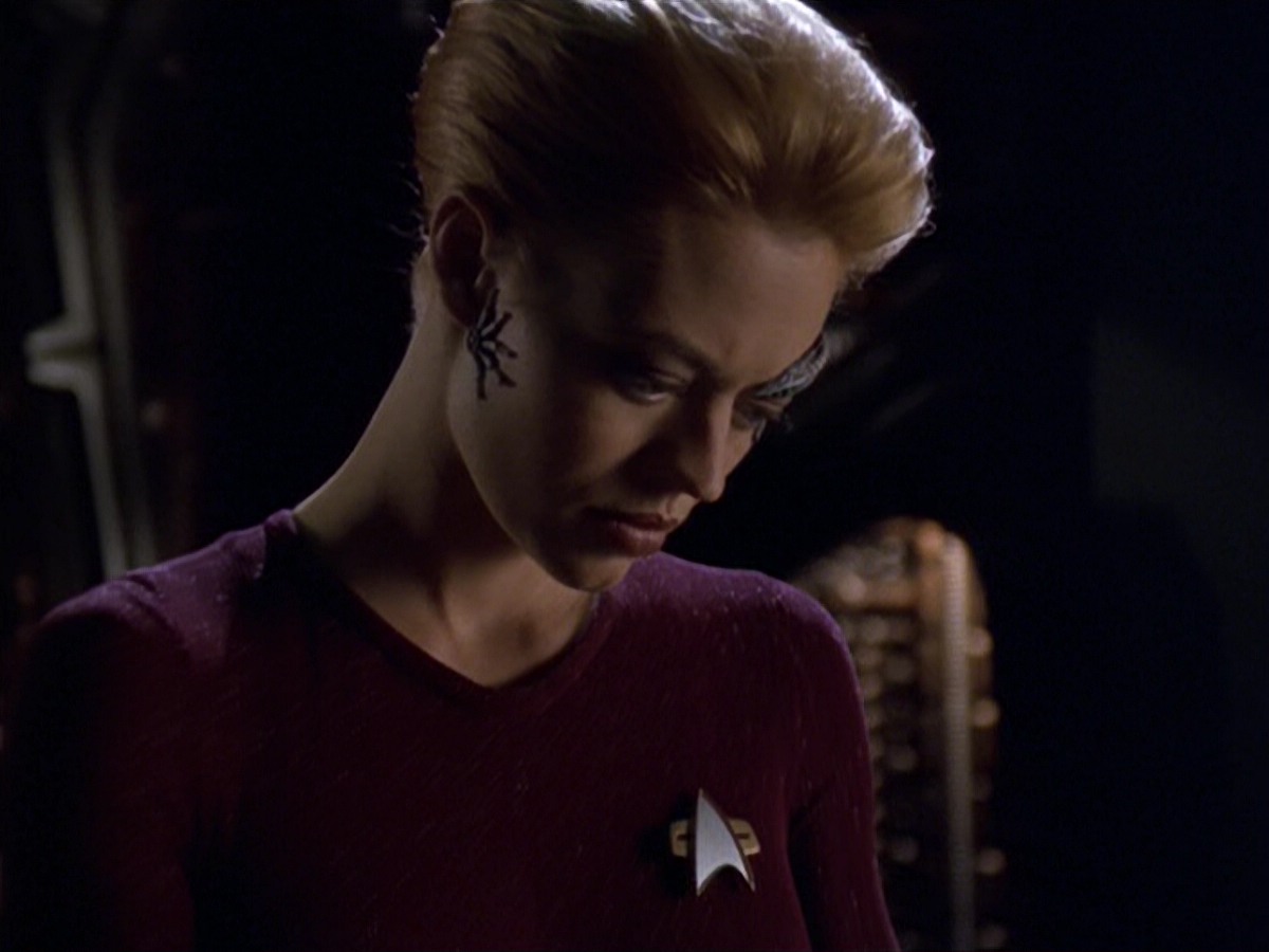 ariane179254_StarTrekVoyager_5x15_5x16_DarkFrontier_1596.jpg