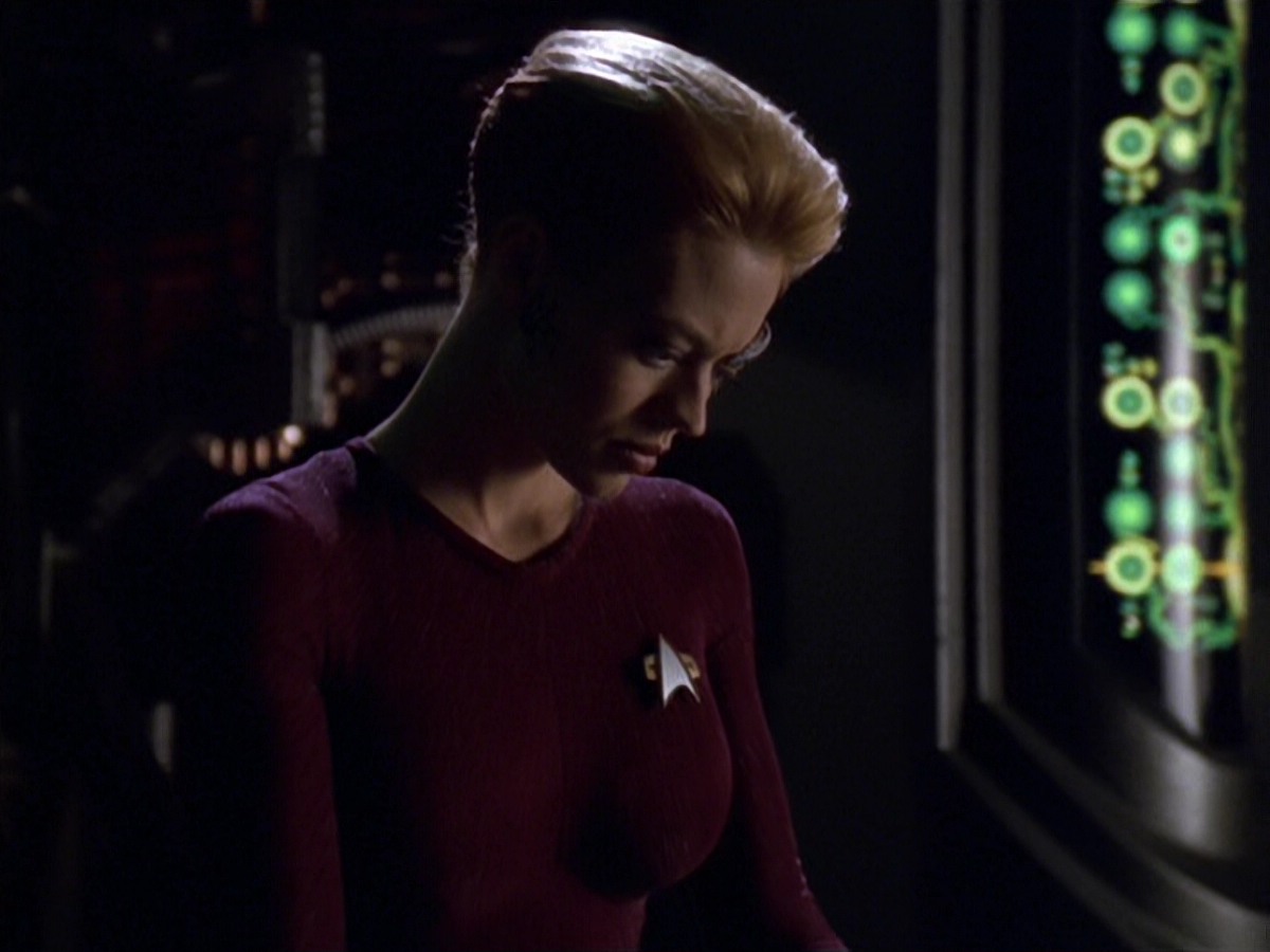 ariane179254_StarTrekVoyager_5x15_5x16_DarkFrontier_1598.jpg