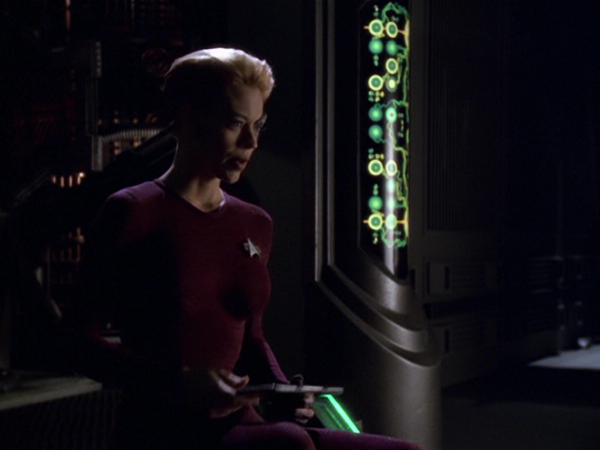 ariane179254_StarTrekVoyager_5x15_5x16_DarkFrontier_1608.jpg