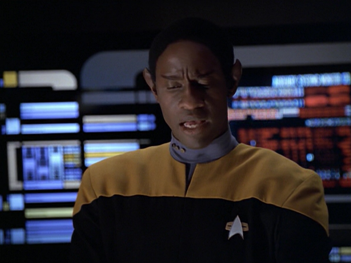 ariane179254_StarTrekVoyager_5x15_5x16_DarkFrontier_1616.jpg