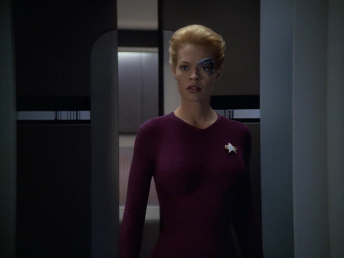 ariane179254_StarTrekVoyager_5x15_5x16_DarkFrontier_1635.jpg