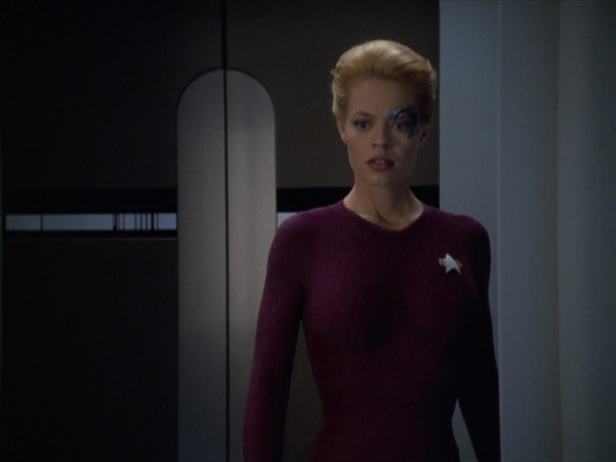 ariane179254_StarTrekVoyager_5x15_5x16_DarkFrontier_1641.jpg