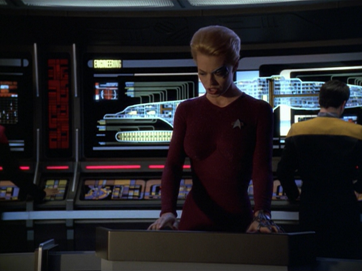 ariane179254_StarTrekVoyager_5x15_5x16_DarkFrontier_1654.jpg